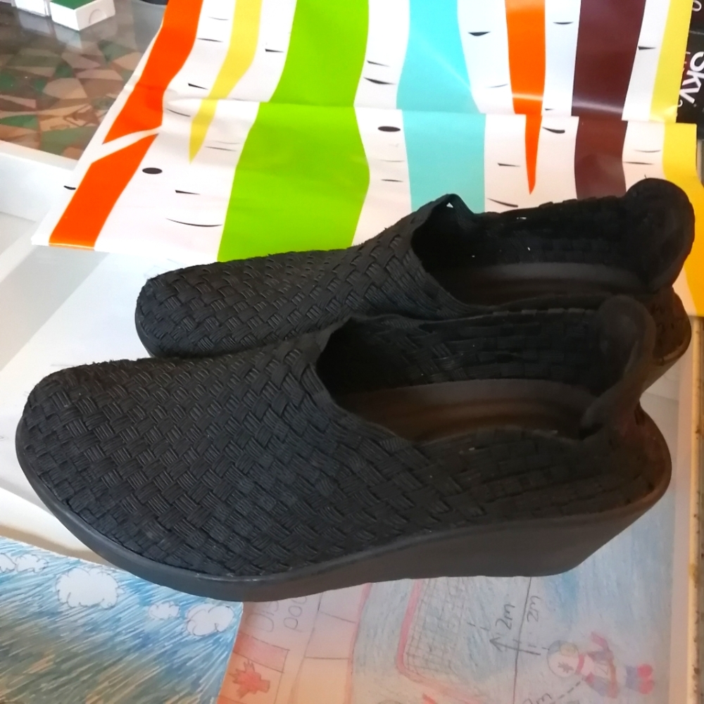 Black wedge heeled shoes size 6.5